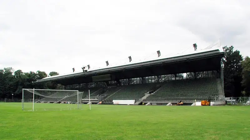 Sportpark Höhenberg, stade du club FC Viktoria Köln 1904