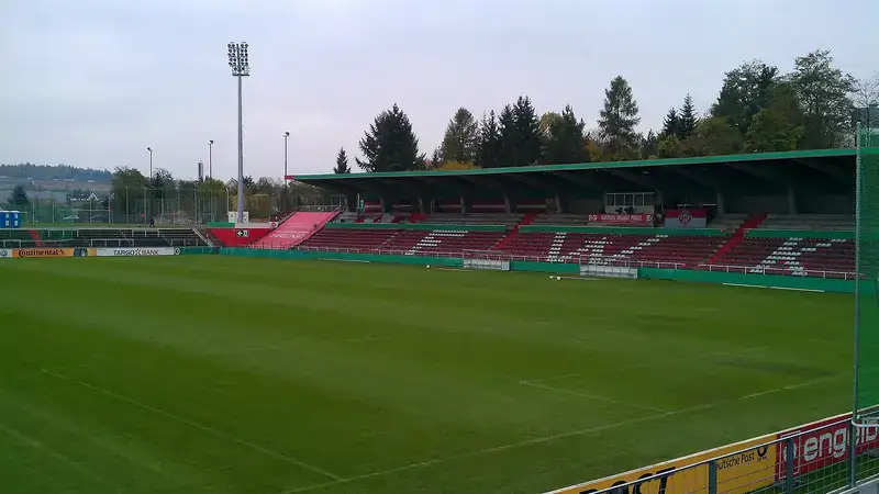 Akon Arena, stade du club FC Würzburger Kickers