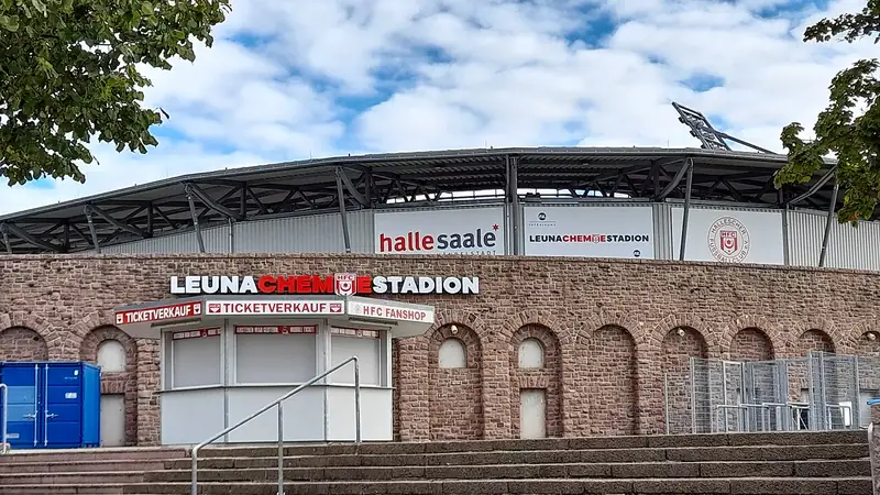 Erdgas Sportpark, stade du club Hallescher FC